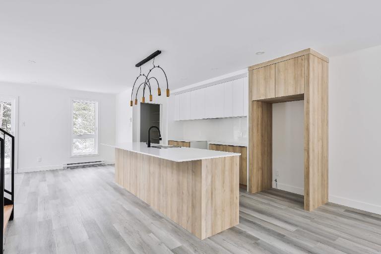 3 CH - 2 SDB - Sainte-Agathe-des-Monts - $1,985 /mo | 3287434