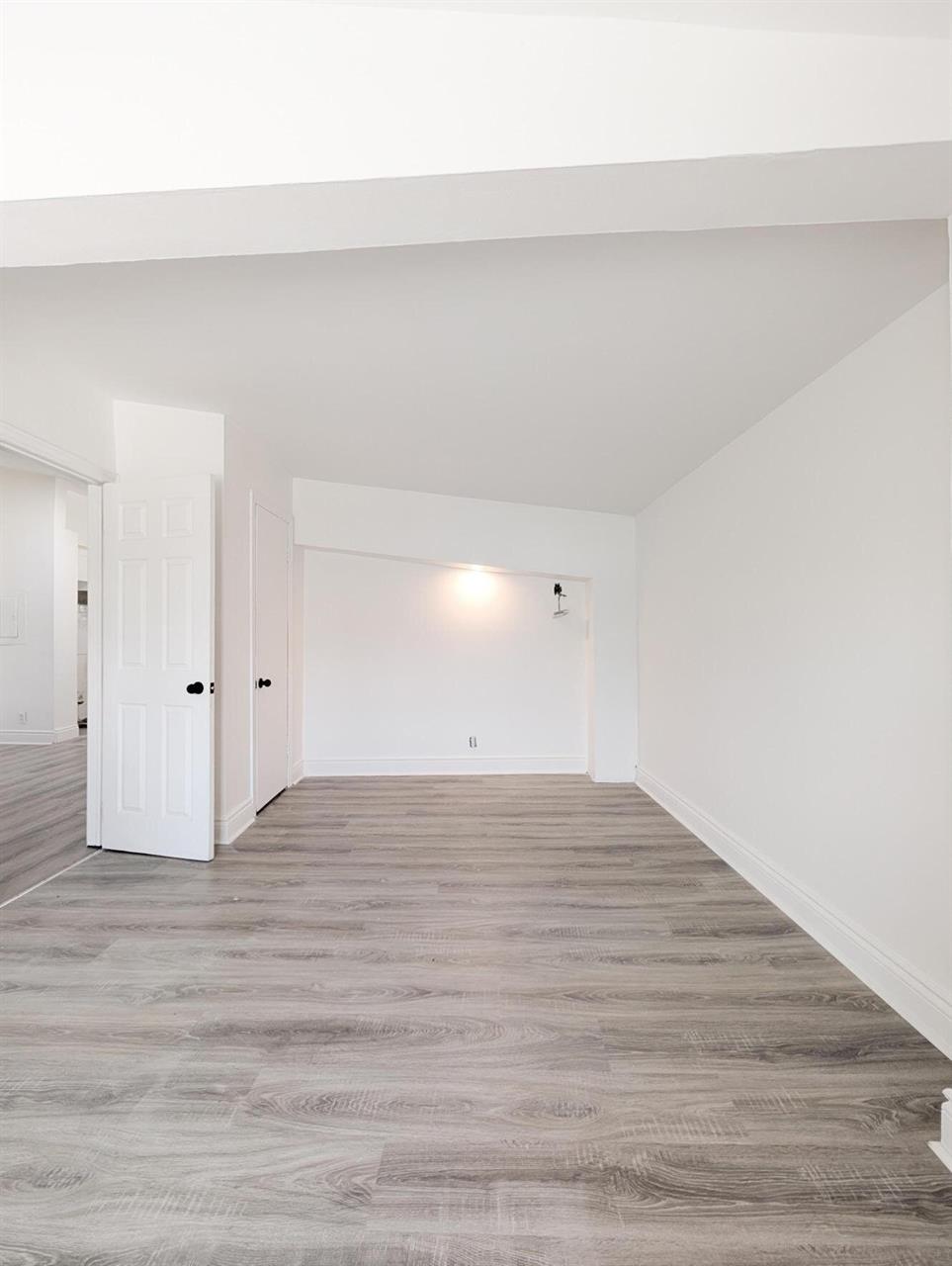 Immeuble - 5891-5901 Boulevard Bourque 4 1/2 à Louer | 3289494