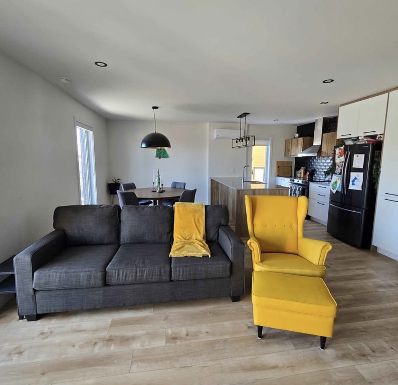Magnifique 4 1/2 + Bureau 1 Juillet | 3287890