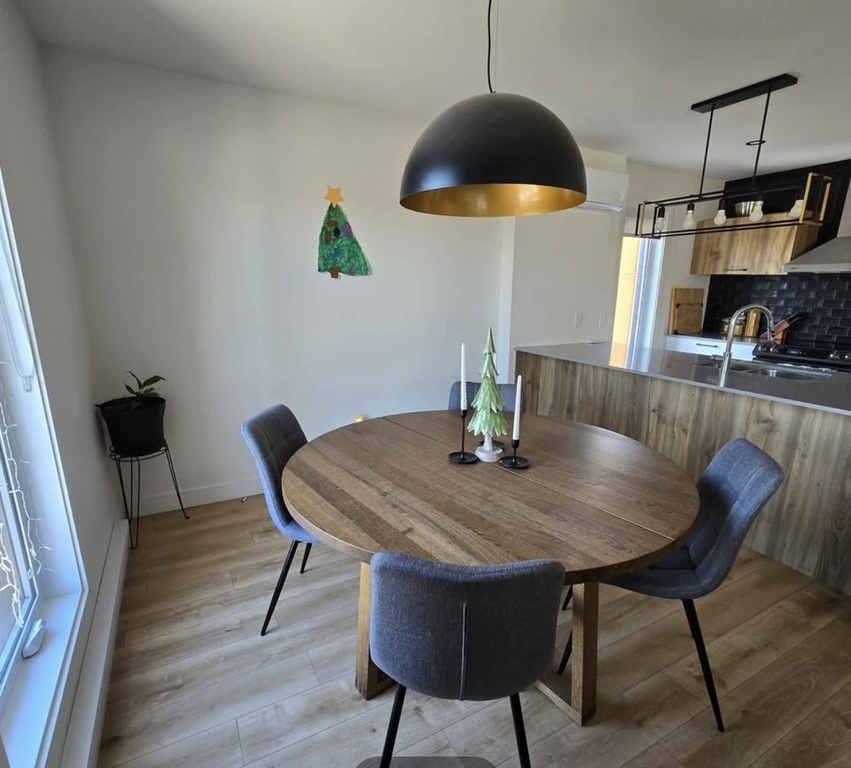 Magnifique 4 1/2 + Bureau 1 Juillet | 3287890