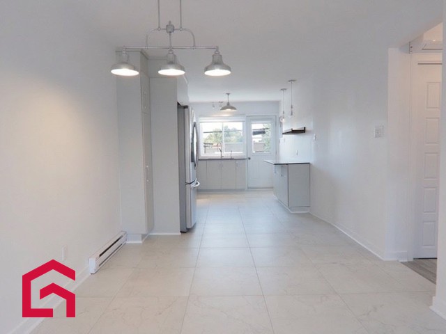 Appartement Villeray/Saint-Michel/Parc-Extension (Montréal) À Louer | 3287947