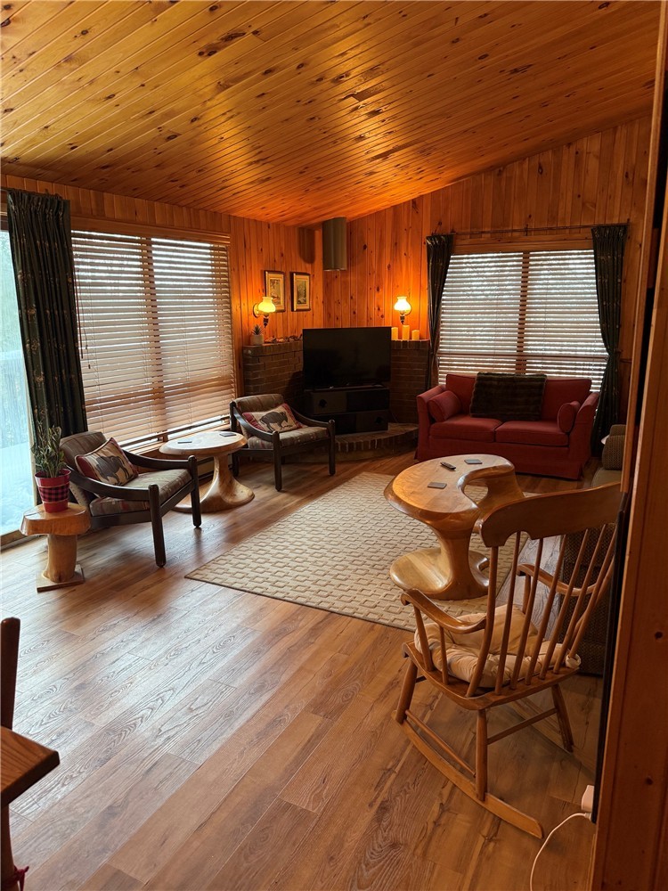 Affordable Summer Escape, 5 bedroom, Mont Ste Marie | 3288042