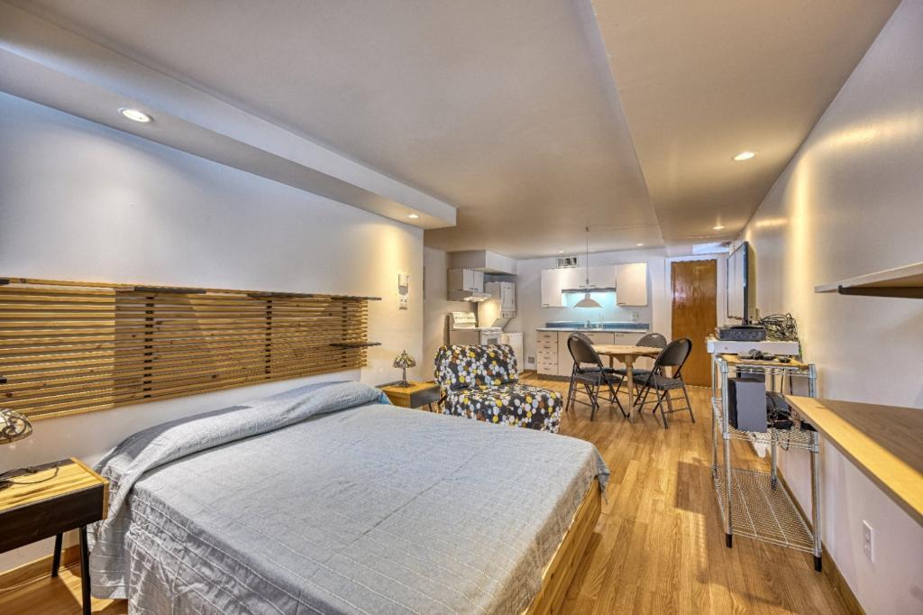 ROSEMONT 2 1/2 STUDIO TOUT MEUBLÉ LIBRE (PRÈS HÔPITAL MAISONNEUVE) | 3288049