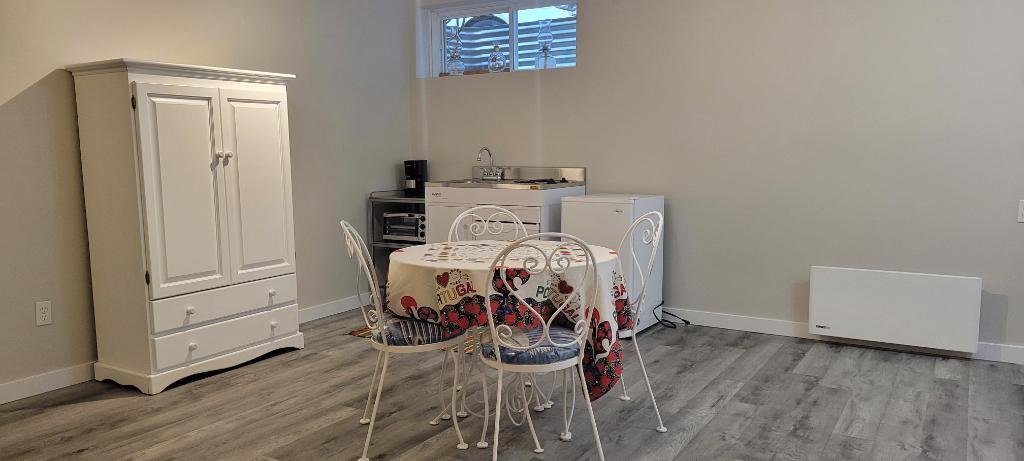 Suite privée meublée avec salle de bain privée et entrée indépendante – Sainte-Adèle – 1 100 $ | 3288067