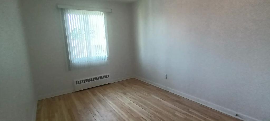 ST-LÉONARD GRAND 5 1/2 RÉNOVÉ, REPEINT , LIBRE | 3288124