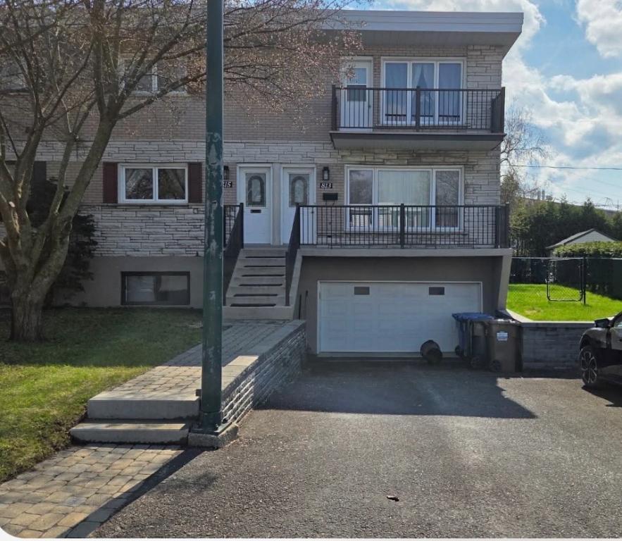 5 1/2 RDC avec Grand garage et Cour Clôturé. | 3288163