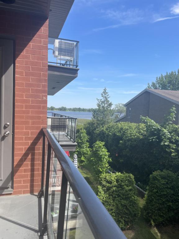Condo 2 chambres et 2 salles de bain - 12e mois gratuit | 3288167