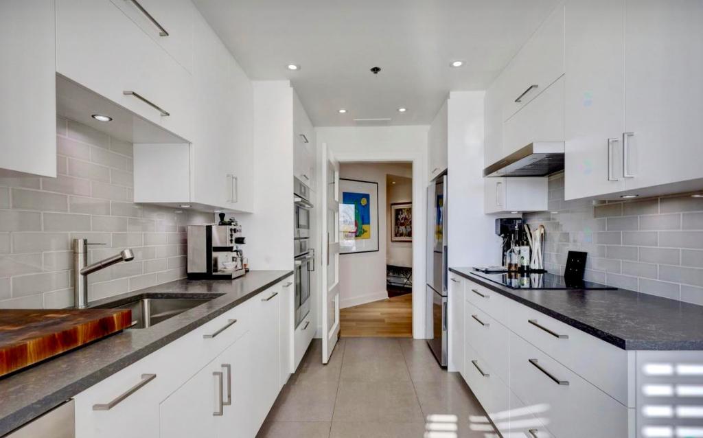 Condo haute gamme Le Biarritz, Illes des Soeurs | 3288180