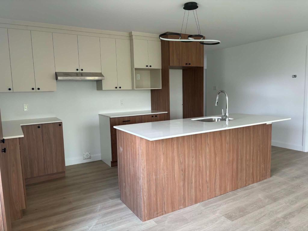 Spacieux et lumineux 4 1/2 avec bureau - Disponible pour le 1er juillet à St-Séverin en Beauce | 3288767