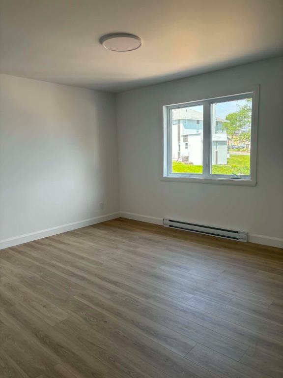 Spacieux et lumineux 4 1/2 avec bureau - Disponible pour le 1er juillet à St-Séverin en Beauce | 3288767