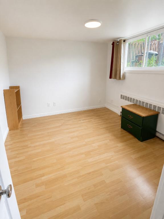Superbe 4 1/2 CHAUFFÉ/ÉCLAIRÉ à louer - La Salle / Rue Jean-Milot | 3288806