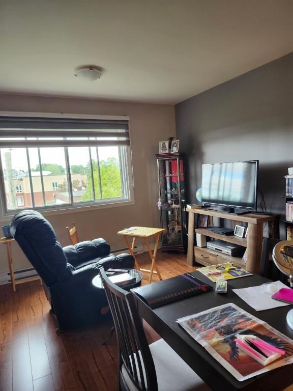3 1/2 À LAVAL TRÈS TRANQUILLE AVEC ASCENSEUR! | 3288808