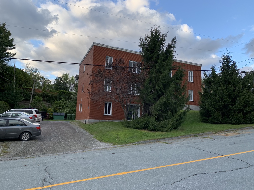 4 1/2 Nord De Sherbrooke | 3288864
