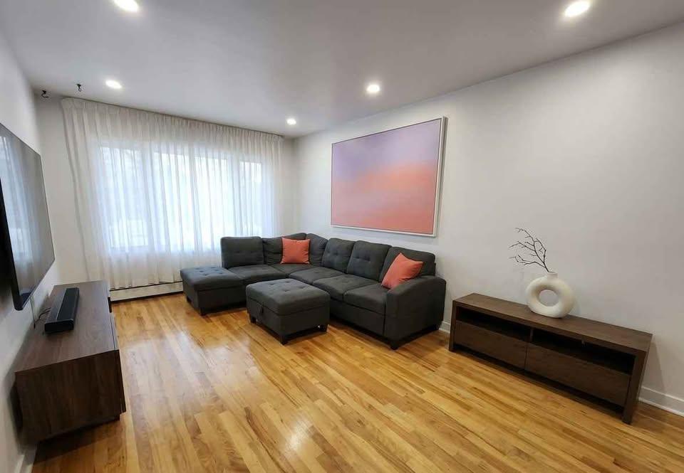 5 1/2 - 3 Bedroom 1 Bathroom-Internet Included / 5 1/2 - 3 chambres, 1 salle de bains-Internet Inclue | 3288911
