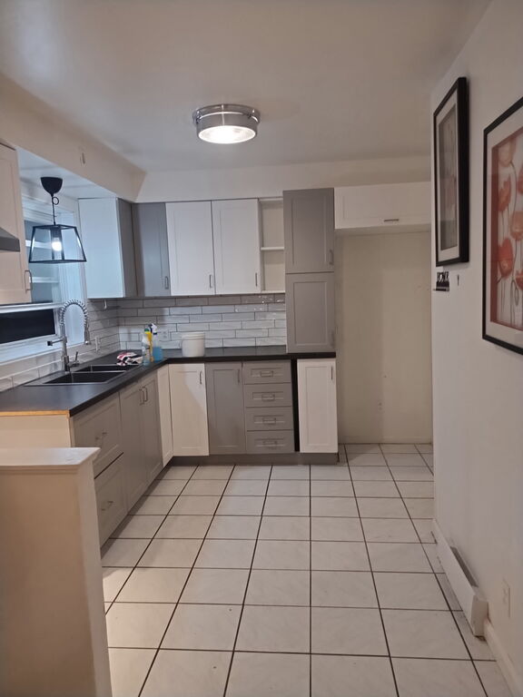 Grand 5 1/2 Haut ( 2 Iem) 3chambres | 3289613