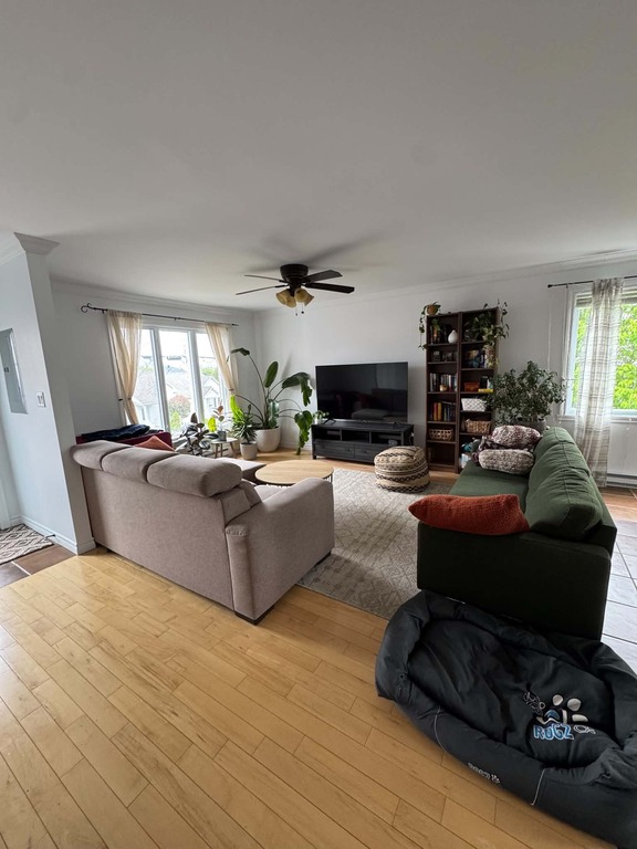 5 1/2 - Spacieux Et Lumineux | 3289679