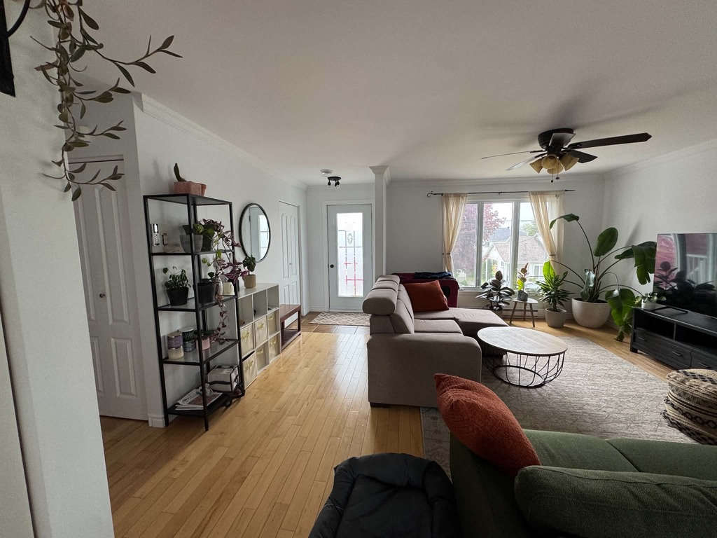 5 1/2 - Spacieux Et Lumineux | 3289679