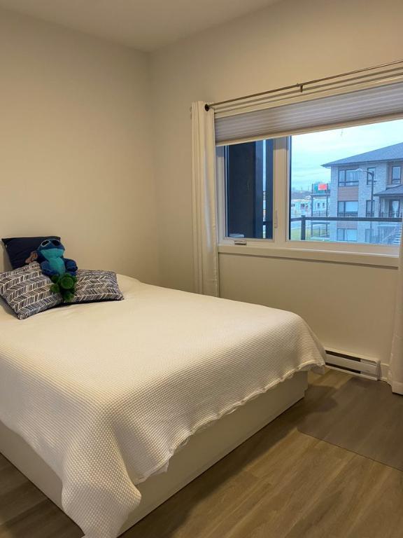 🔥 5 ½ ENSOLEILLÉ – 1350 PI² – JUIN/JUILLET 2026 🔥 | 3289784