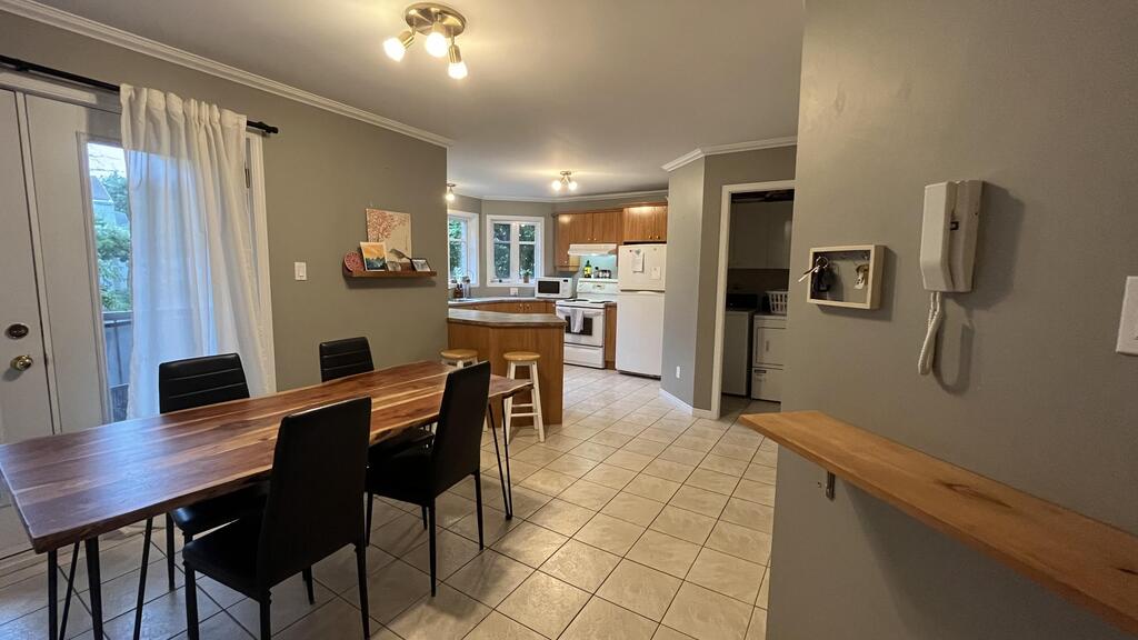 GRAND 31/2 +ESPACE BUREAU,STATIONNEMENT | 3286594