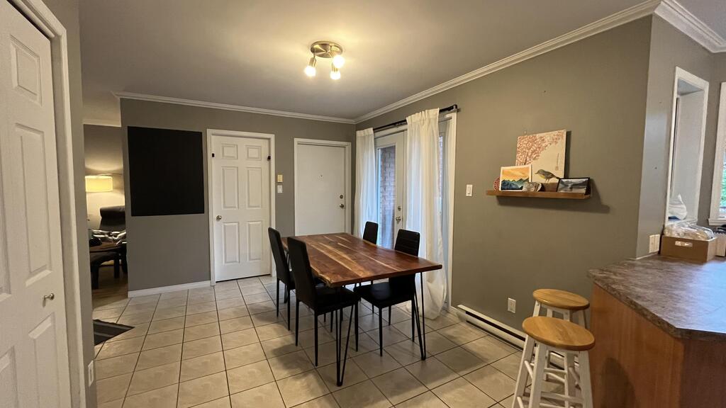 GRAND 31/2 +ESPACE BUREAU,STATIONNEMENT | 3286594