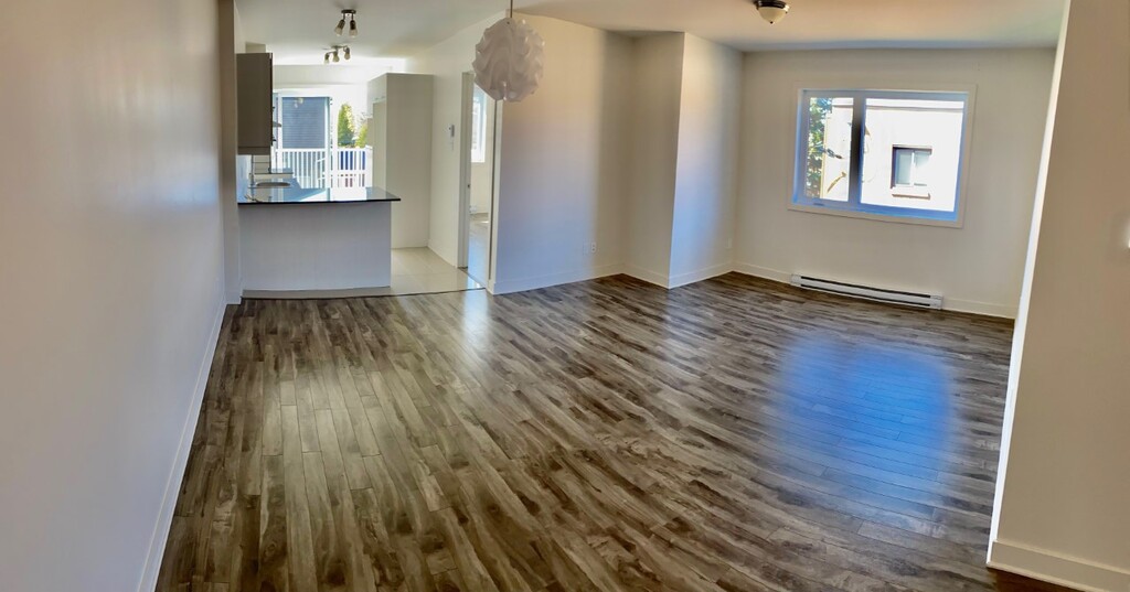 CONDO 4 1-2 + GRAND BALCON À LOUER | 3290392