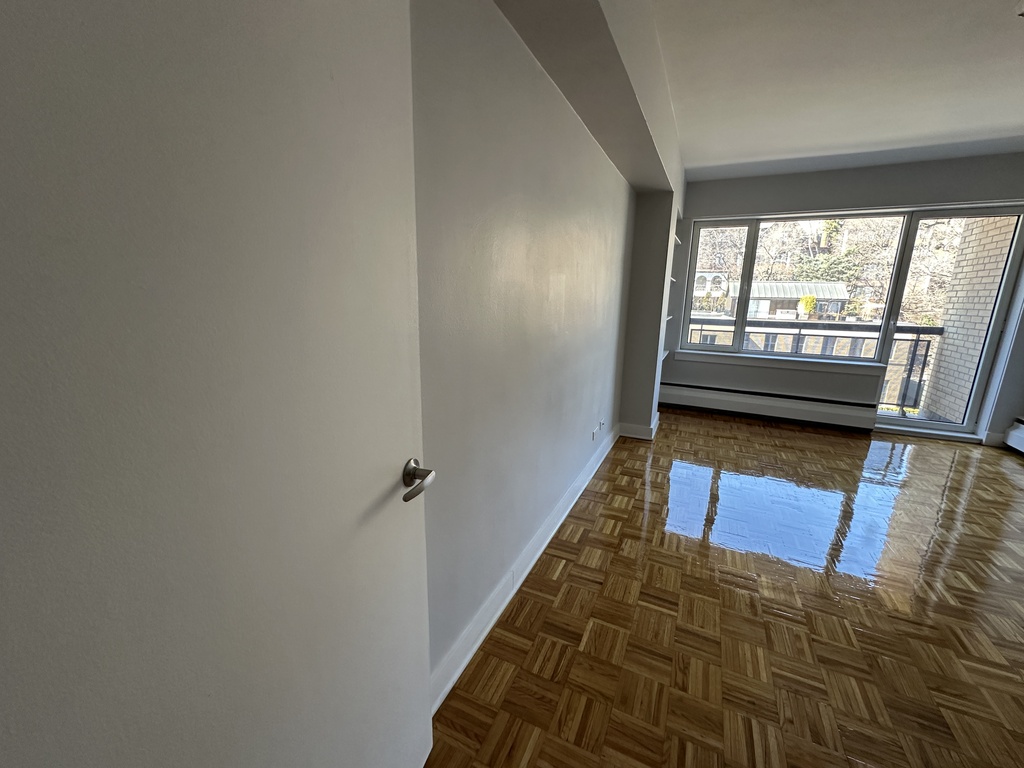 Grand 3 1/2 Au Centre-Ville | 3290411