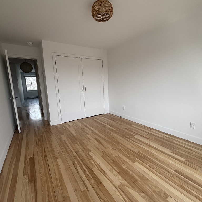 Grand 4 1/2 Impeccable – Entièrement Rén | 3290418