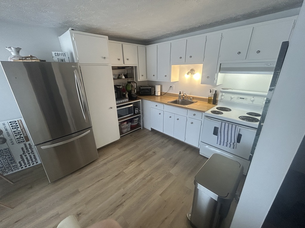 BEAU 3 1/2 | CHAUFFAGE Inclus| | 3290455