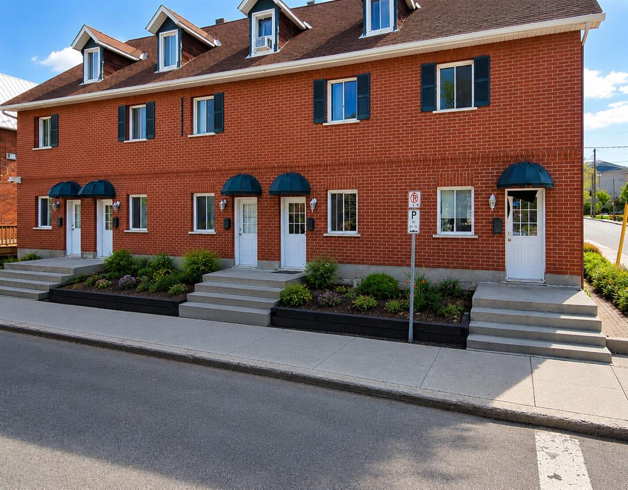 146 Rue Champlain (Hull) Studio Idéalement Place ! | 3290457