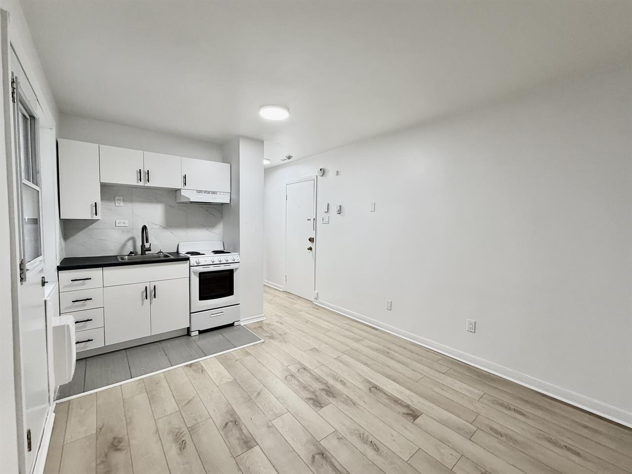 2405 Rue Bélanger 2405 Belanger - 1 Bedroom | 3290474
