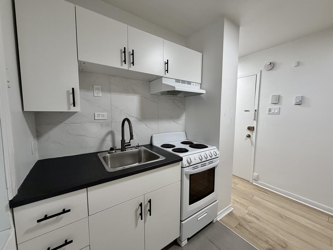 2405 Rue Bélanger 2405 Belanger - 1 Bedroom | 3290474
