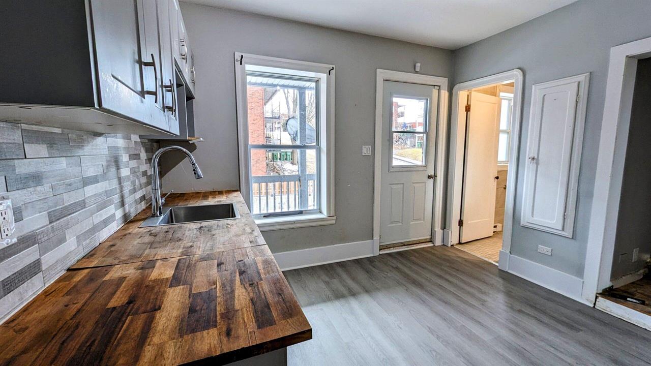 Immeuble - 866 à 882 Short 5 1/2 à Louer à Sherbrooke | 3290478