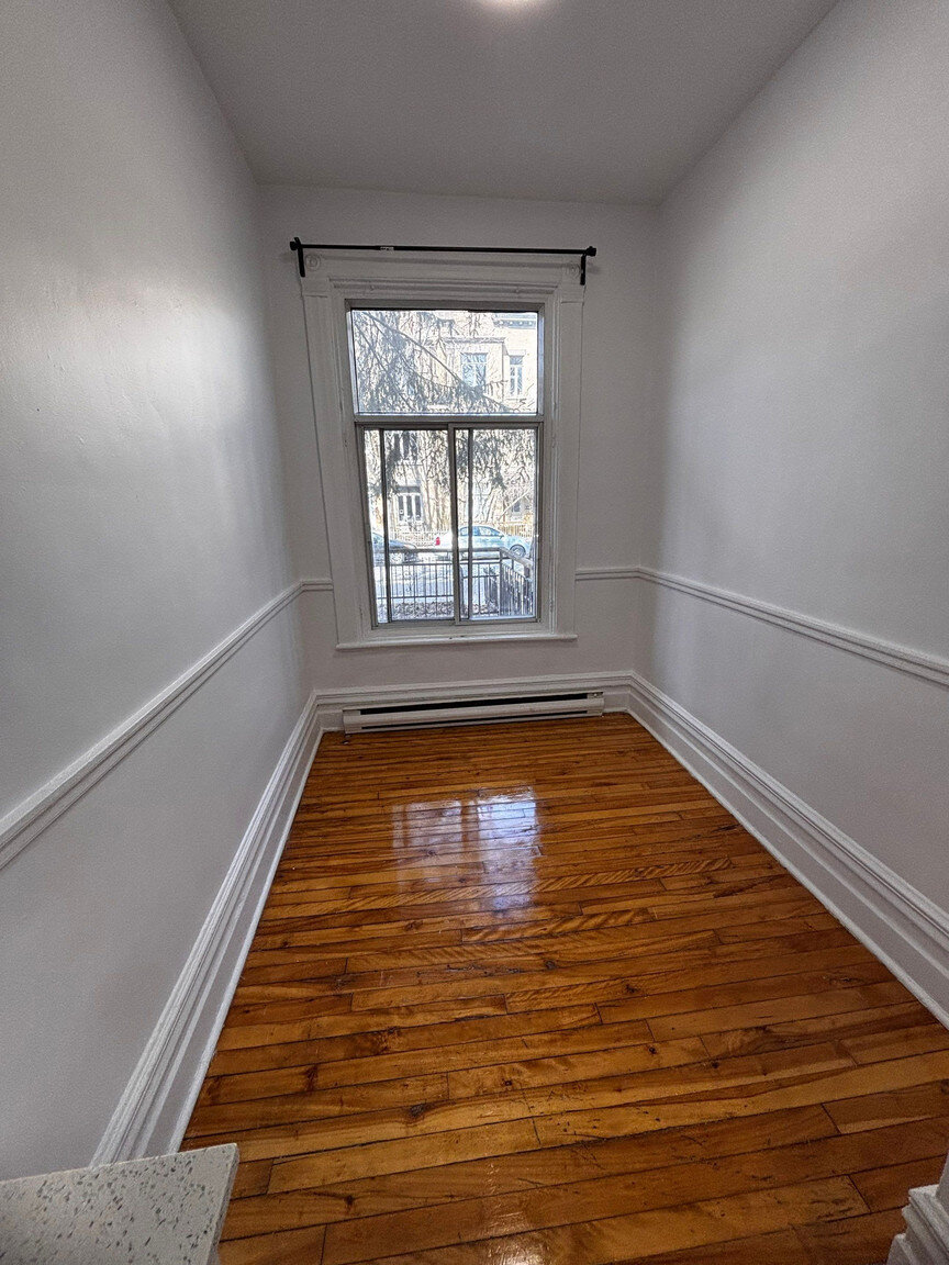 1 Chambre - 4688 Rue Hutchison, Montréal | 3290490