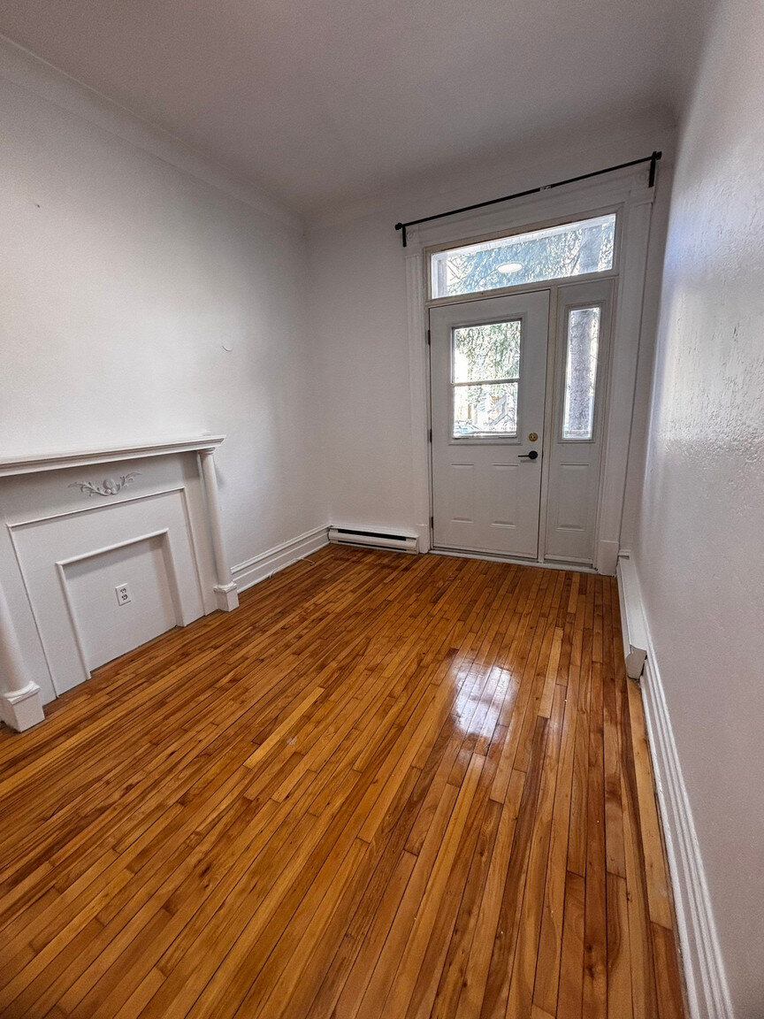 1 Chambre - 4688 Rue Hutchison, Montréal | 3290490