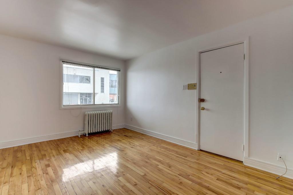 Grand 5 1/2 secteur Mercier - Dernier étage - Eau chaude et internet inclus | 3290535