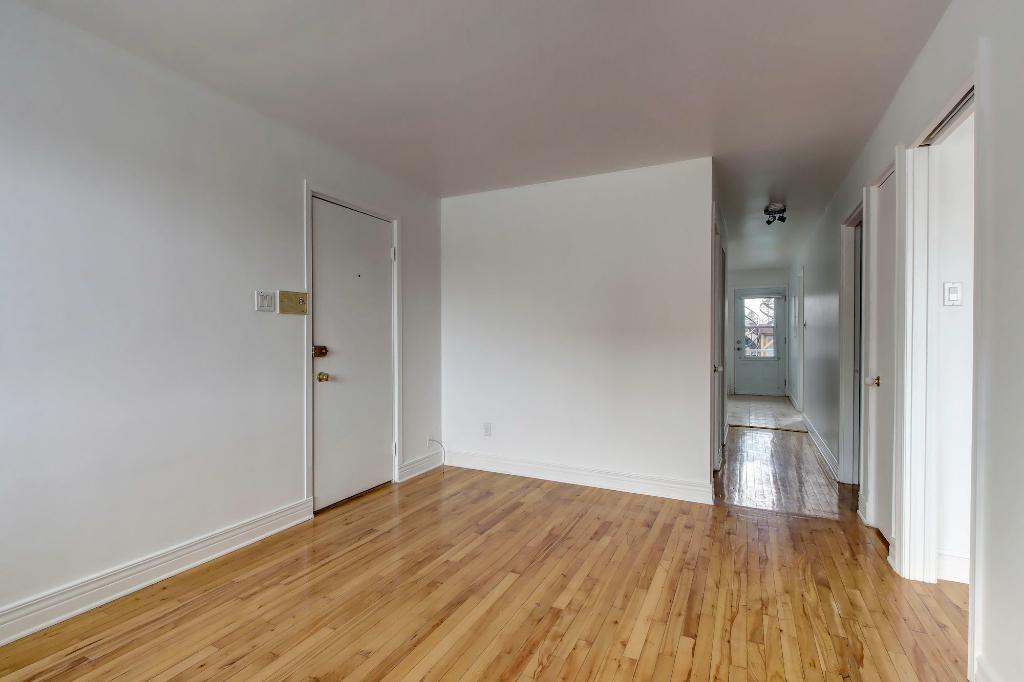 Grand 5 1/2 secteur Mercier - Dernier étage - Eau chaude et internet inclus | 3290535