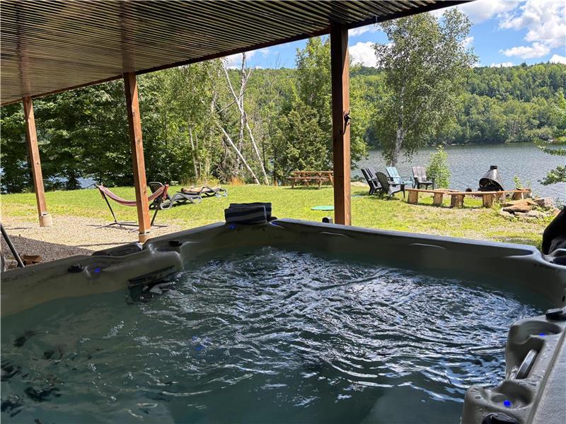 New Luxurious Waterfront White sand BEACH SPA BILLARD ARCADE GAMES - Close to Tremblant | 3290615