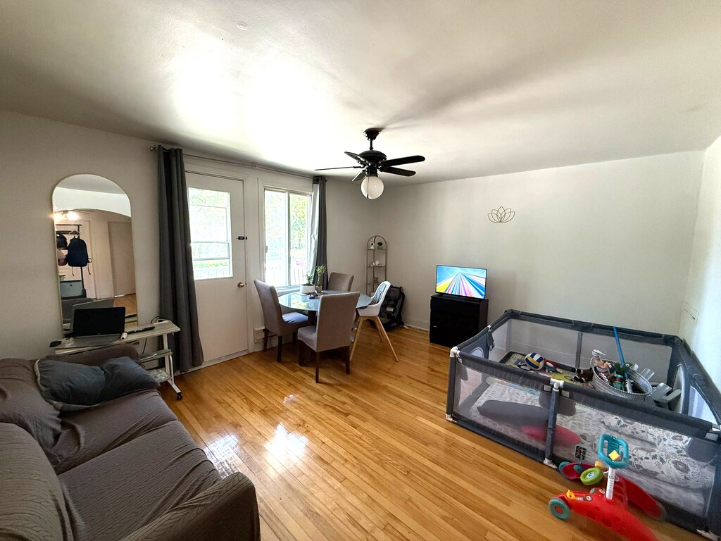 Grand Appartement Lumineux Situé Au 1er | 3291173