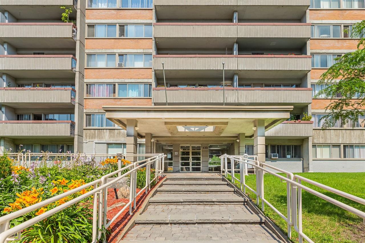 3 ½ - 135 Place Côte-Vertu, Montréal | 3291175