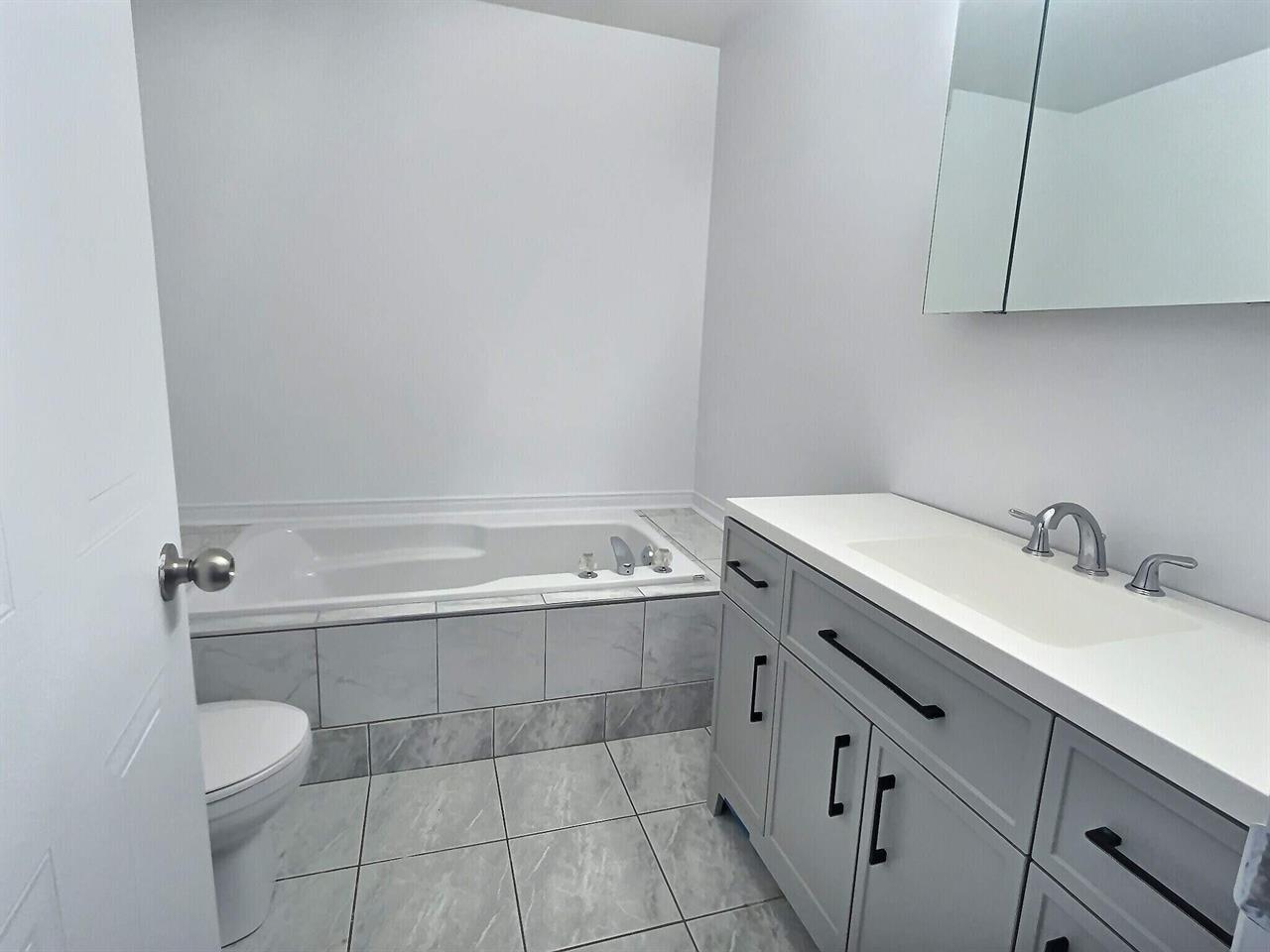 2 CH - 1 SDB - Charlemagne - $1,400 /mo | 3291228