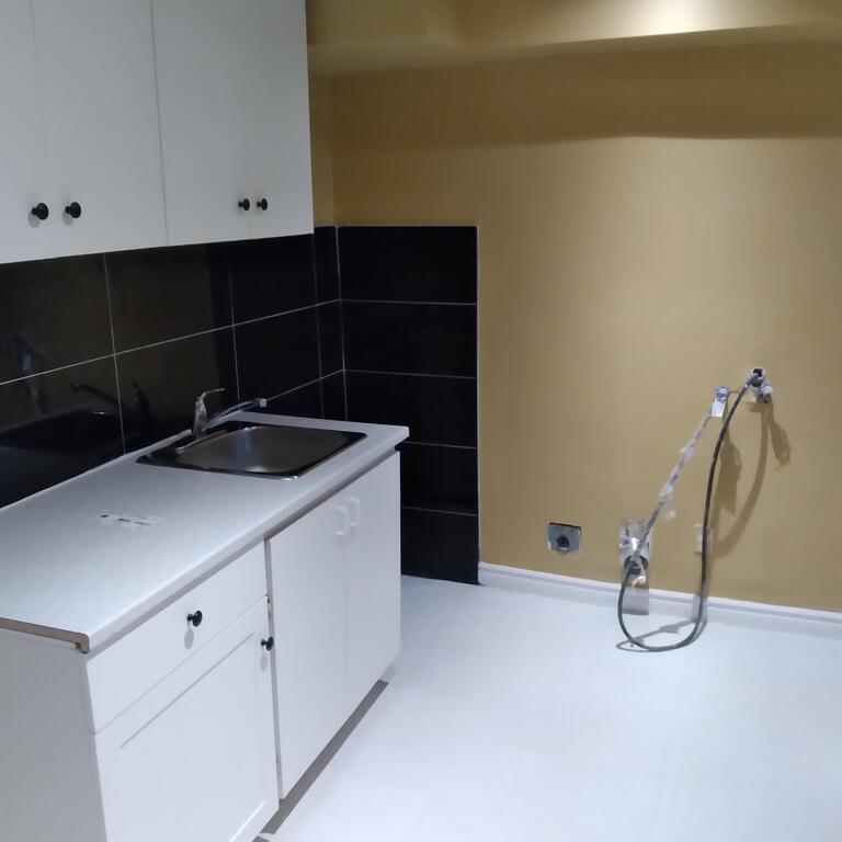 AHUNTSIC : IMMENSE 3 ½ DEMI SOUS SOL | 3291269