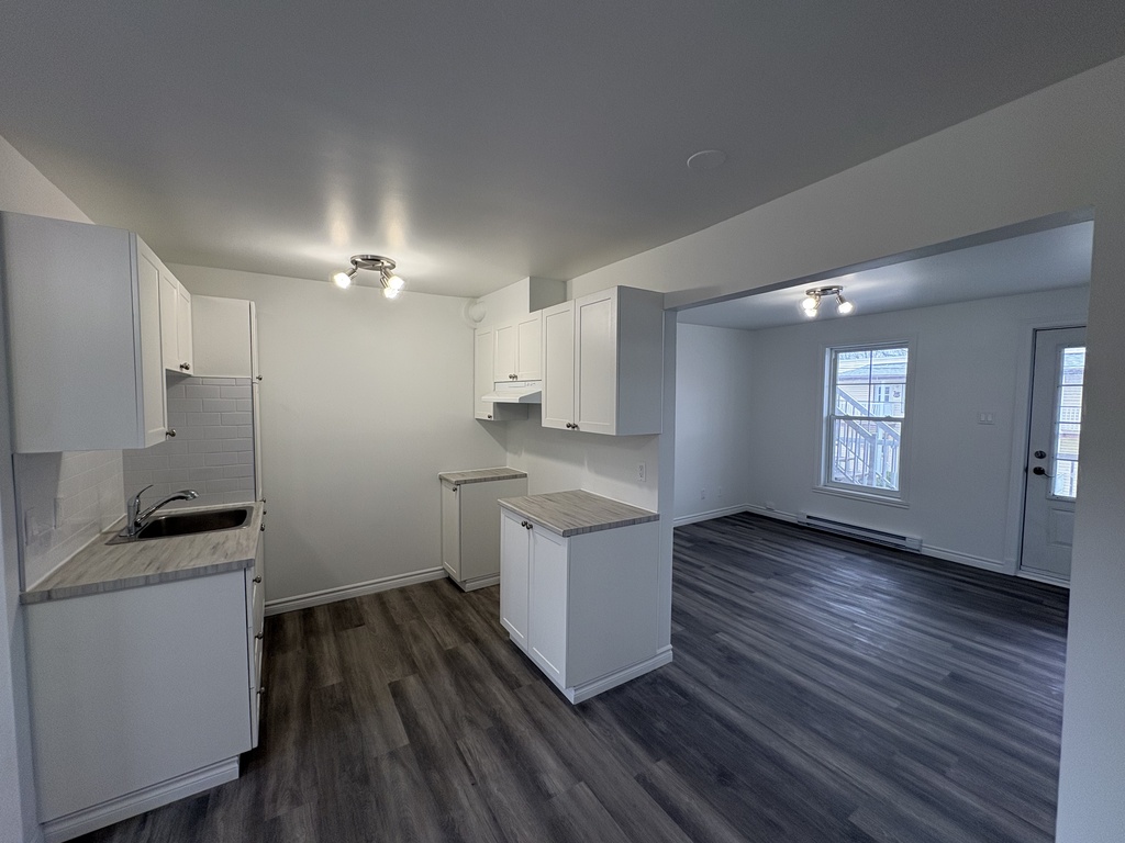 4 1/2 Drummondville | 3291286