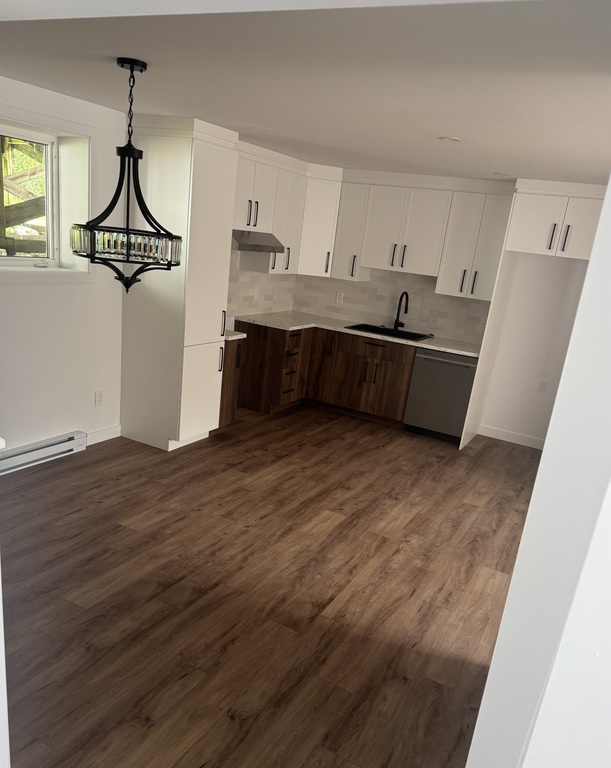 Magnifique 3 1/2 Illuminé Appartement | 3291308