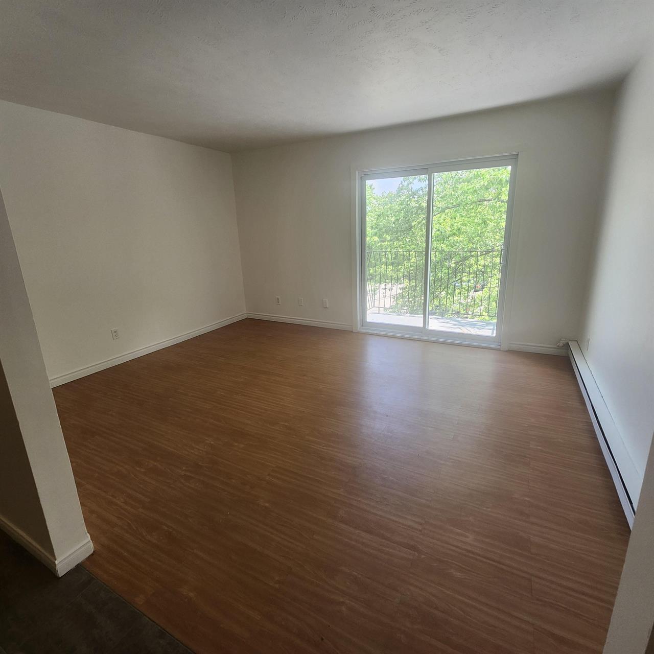 Immeuble - 1555 Rue Dorval Magnifique 4 ½ à Louer – Sherbrooke | 3291411
