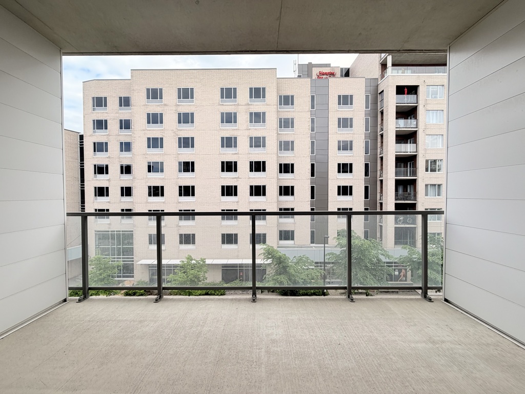 Studio De Luxe Tout Inclus à St-Romuald | 3291436