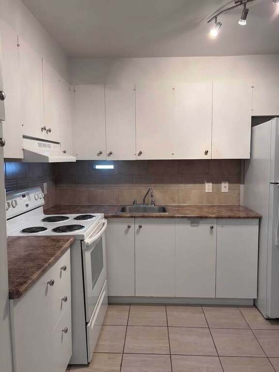 4 1/2 à Louer – Avenue Élie | 3291442