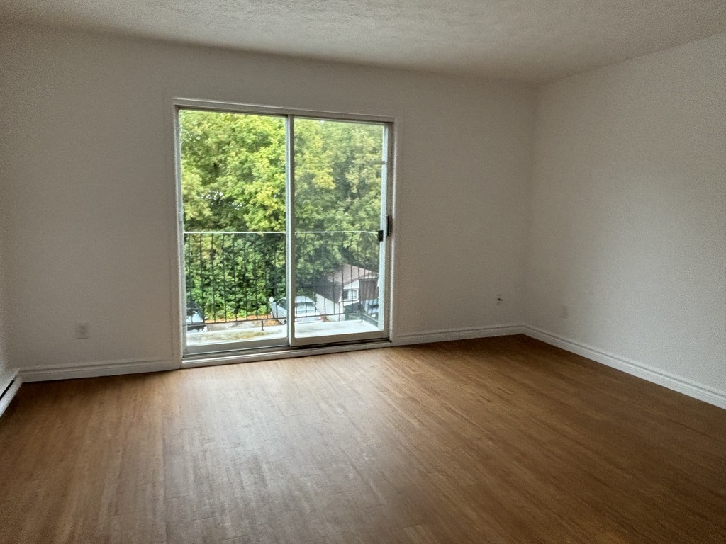 BEAU 5 1/2 | CHAUFFAGE Inclus| | 3291453