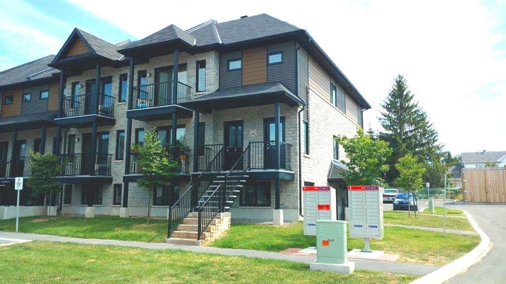 Unnamed Building (Hull) Spacieux 4 1/2 | 3291472