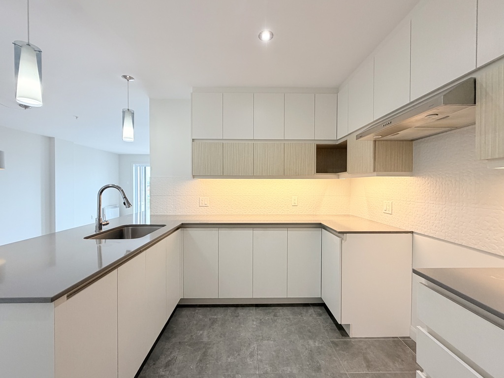 Immense 3.5 Tout Inclus à St-Romuald | 3291499