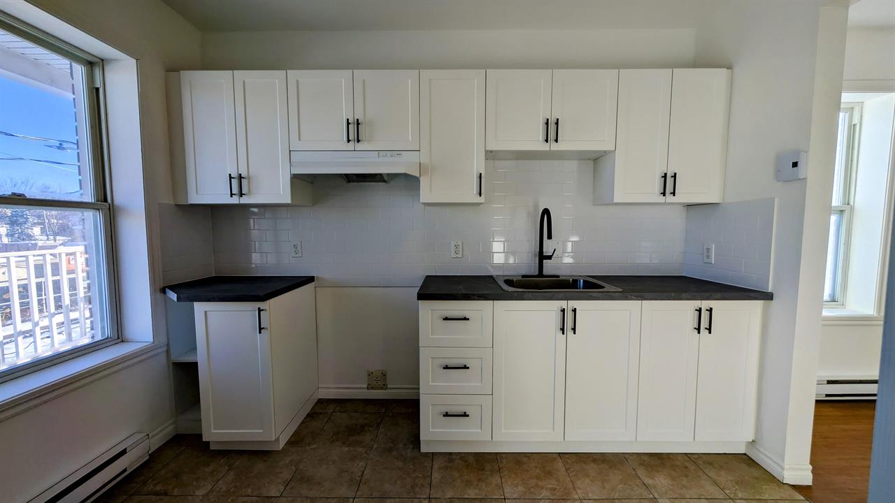 Immeuble - 548-558 King Est 4 ½ à Louer à Sherbrooke - Près Du Cégep De Sherbrooke | 3298208